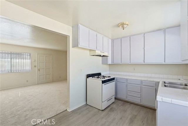 Detail Gallery Image 24 of 32 For 826 Gaviota, Long Beach,  CA 90813 - – Beds | – Baths