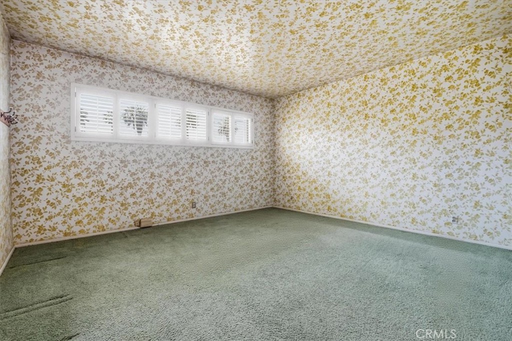 https://media.crmls.org/medias/33b87887-ad1c-421c-8526-6a181ebd1e56.jpg?preset=X-Large