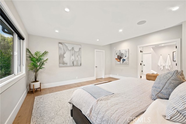 4609 Louise Avenue, Encino CA: https://media.crmls.org/medias/33b89379-0a38-4c9d-9aa8-18c35a7c2ea4.jpg