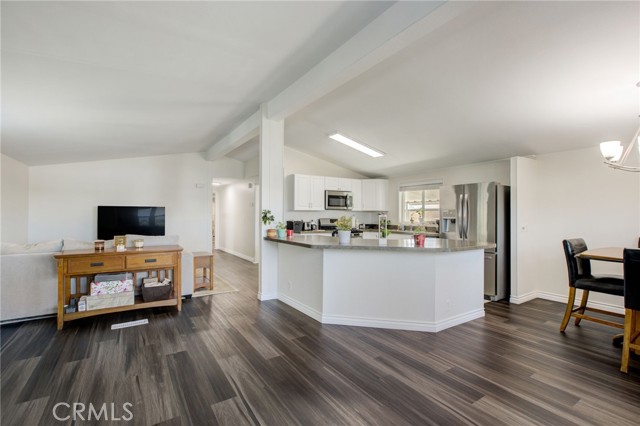 Detail Gallery Image 10 of 38 For 21851 Newland St #197,  Huntington Beach,  CA 92646 - 2 Beds | 2 Baths
