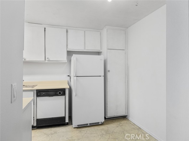 4919 Indian Wood Road, Culver City CA: https://media.crmls.org/medias/33b8f67d-e2d4-42f4-b4af-9f084ff4c937.jpg