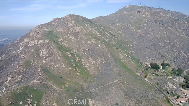 22600 Echo Lake Road, Moreno Valley CA: https://media.crmls.org/medias/33b904d1-5edc-485e-a0c9-fdc96c91cf13.jpg