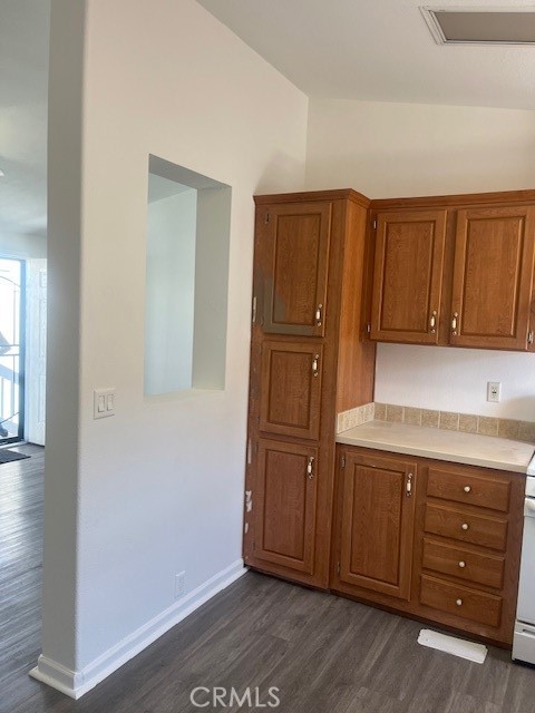 Detail Gallery Image 6 of 18 For 7560 Woodman  Pl Spc #73, Van Nuys,  CA 91405 - 2 Beds | 1 Baths