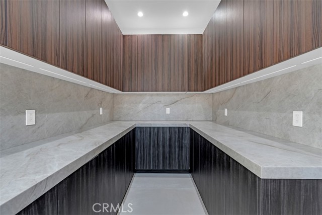 Detail Gallery Image 14 of 50 For 13016 Chandler, Sherman Oaks,  CA 91401 - 6 Beds | 6/1 Baths