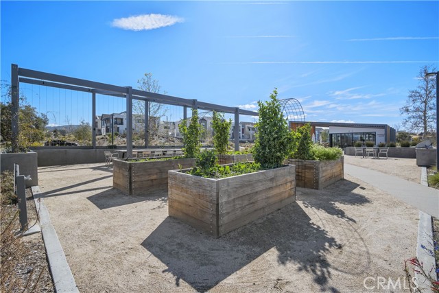 27774 Marquee Drive, Valencia CA: https://media.crmls.org/medias/33b97dc4-41ab-4ee9-8f72-144da7f1e680.jpg