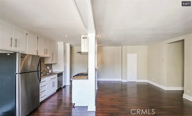 Detail Gallery Image 2 of 7 For 1605 Armacost Ave #202,  Los Angeles,  CA 90025 - 2 Beds | 1 Baths