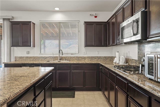 3223 W Avenue J7, Lancaster CA: https://media.crmls.org/medias/33ba1f72-2be1-4f96-a5ee-0d5a7fce5b89.jpg