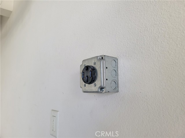 56 Linden Lane, Temple City CA: https://media.crmls.org/medias/33bb05da-5e73-47b1-afe4-69423135427a.jpg