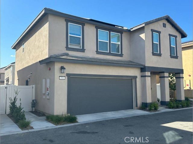 Detail Gallery Image 1 of 31 For 2511 Gunner Ridge Way, Rialto,  CA 92377 - 3 Beds | 2/1 Baths