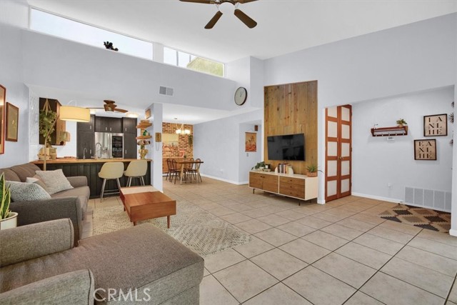 Detail Gallery Image 11 of 41 For 2510 N Whitewater Club Dr #C,  Palm Springs,  CA 92262 - 2 Beds | 2 Baths