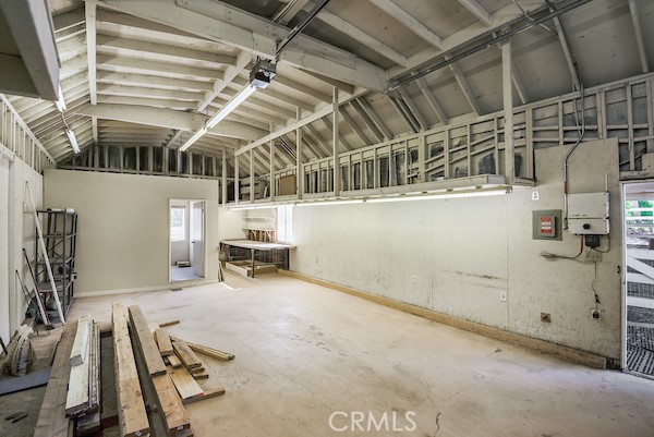 https://media.crmls.org/medias/33bb55dd-0fd7-4c14-8648-d6229af6cc99.jpg?preset=X-Large