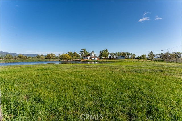 2260 Lakeshore Blvd, Upper Lake CA: https://media.crmls.org/medias/33bb73a4-0527-414e-91ec-838de3325e4a.jpg