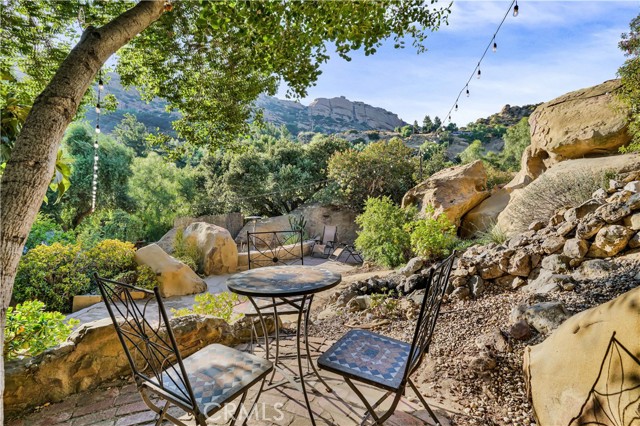 Detail Gallery Image 9 of 33 For 110 Box Canyon, Canoga Park,  CA 91304 - 3 Beds | 2/1 Baths