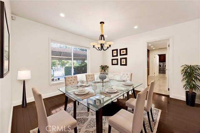 18930 Wells Drive, Tarzana CA: https://media.crmls.org/medias/33bc0e27-0394-4965-b0ae-665a78daf78d.jpg