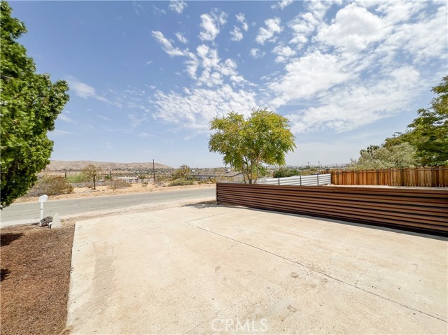 Detail Gallery Image 2 of 26 For 61601 Desert Air Rd, Joshua Tree,  CA 92252 - 3 Beds | 2 Baths