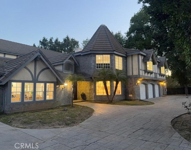 23242 Burbank Boulevard, Woodland Hills CA: https://media.crmls.org/medias/33bc593a-f585-4e31-9080-af7a16c4fb37.jpg