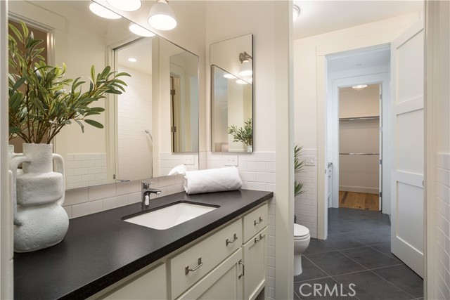 2217 Laurel Place, Newport Beach CA: https://media.crmls.org/medias/33bcc2c9-b215-4290-9261-f4f5eb759b8f.jpg