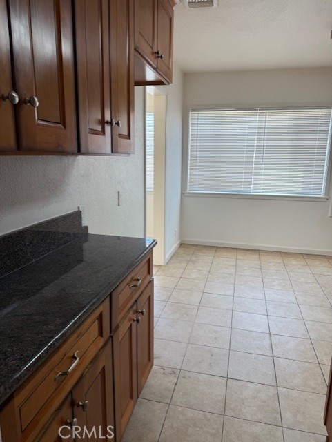 520 Mount Vernon Avenue, Barstow CA: https://media.crmls.org/medias/33bd563c-4855-43fb-881f-0f73c9f73eb8.jpg