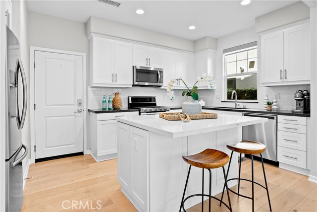 28 Fosco Street, Rancho Mission Viejo CA: https://media.crmls.org/medias/33bdc3b3-082e-4726-acda-bbdfc5d1a20e.jpg