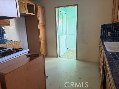 Detail Gallery Image 5 of 8 For 2010 Golden Ave, Long Beach,  CA 90806 - 2 Beds | 2 Baths