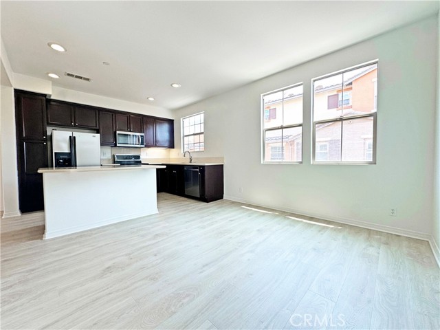 606 Asbury Drive, Claremont CA: https://media.crmls.org/medias/33c06963-3679-4d5e-9cc8-7bc2a89e8dbe.jpg