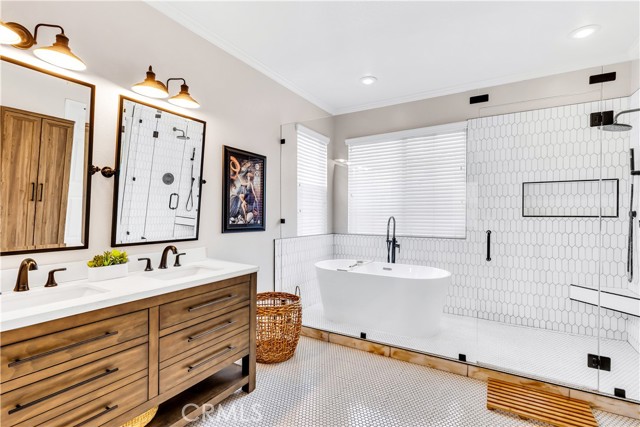 64 Vista del Valle, Aliso Viejo CA: https://media.crmls.org/medias/33c10574-1619-49e1-81de-4ac17cc968df.jpg