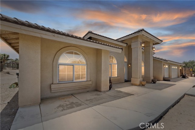 8328 Chateau Road, Phelan CA: https://media.crmls.org/medias/33c1c366-757a-43d8-9d78-e4307fc48b54.jpg