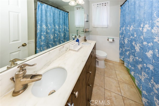 Detail Gallery Image 8 of 15 For 7247 Donna Ave, Reseda,  CA 91335 - 4 Beds | 2 Baths