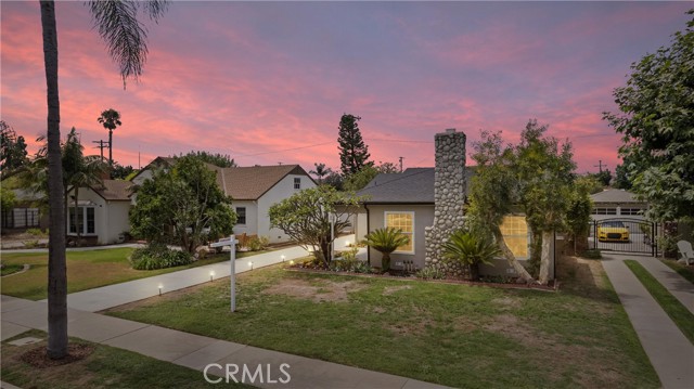 Detail Gallery Image 1 of 1 For 1804 N Flower St, Santa Ana,  CA 92706 - 3 Beds | 2 Baths