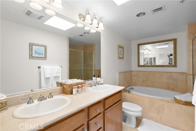 Detail Gallery Image 6 of 10 For 14343 Burbank Bld #301,  Sherman Oaks,  CA 91401 - 3 Beds | 2 Baths