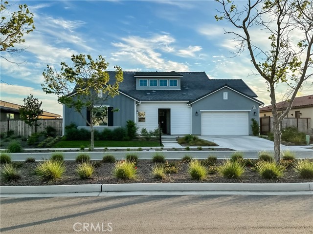 1008 Treasure Hills Dr, Madera, CA 93636