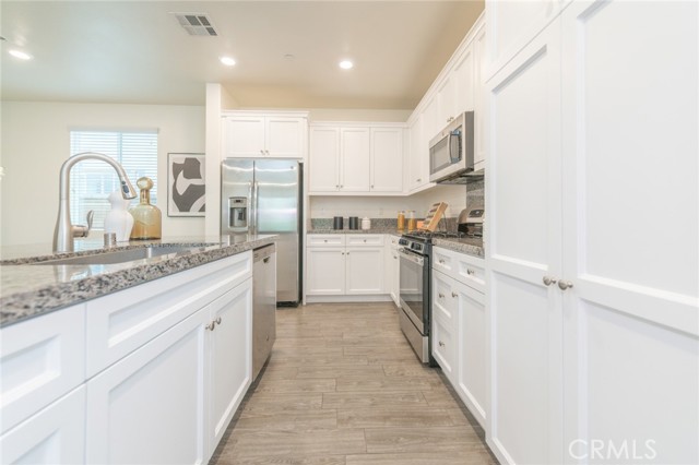 Detail Gallery Image 14 of 50 For 3254 E Mt Rainier Dr, Ontario,  CA 91762 - 3 Beds | 2/1 Baths