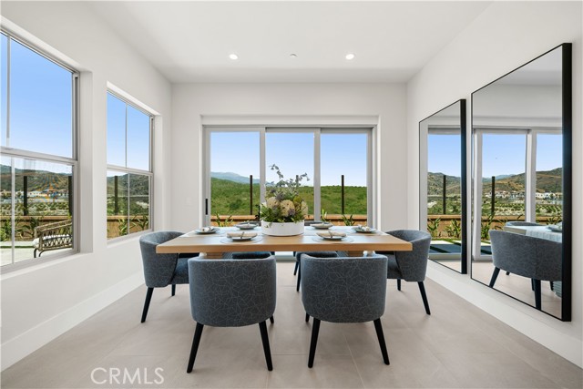 Detail Gallery Image 12 of 44 For 122 Mossvine, Irvine,  CA 92618 - 4 Beds | 3 Baths