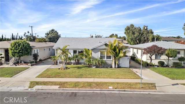 Detail Gallery Image 4 of 48 For 15905 La Salle Ave, Gardena,  CA 90247 - 4 Beds | 3 Baths