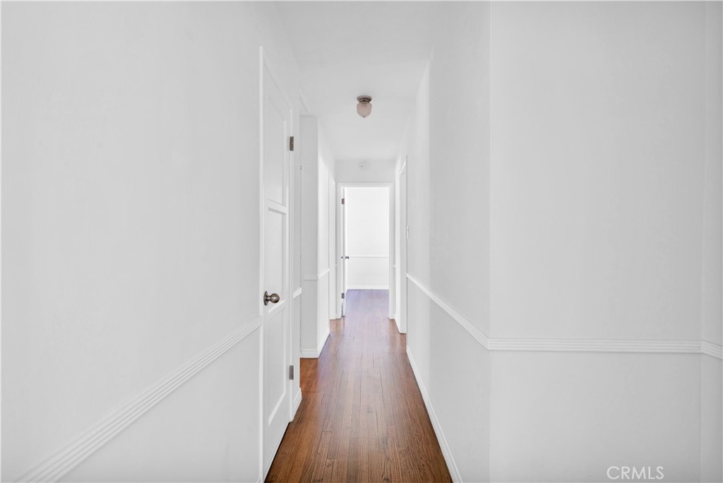 https://media.crmls.org/medias/33c56102-6765-48e3-8628-eabdafcc975d.jpg?preset=X-Large