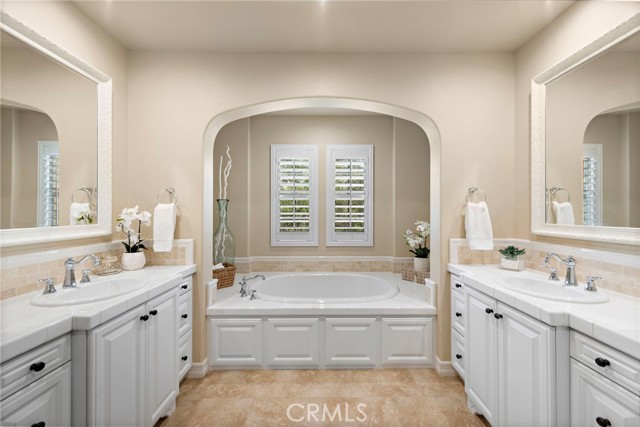 21 Corte Lomas Verdes, San Clemente CA: https://media.crmls.org/medias/33c6dc1a-a213-466d-91a2-e60d9928fff6.jpg