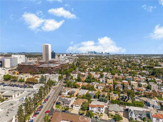 Detail Gallery Image 38 of 49 For 808 Alandele Ave, Los Angeles,  CA 90036 - 7 Beds | 3/1 Baths