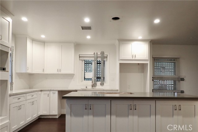 4401 W 58th Place, Los Angeles, CA, 90043 4401 W 58th Place, Los Angeles, CA, 90043