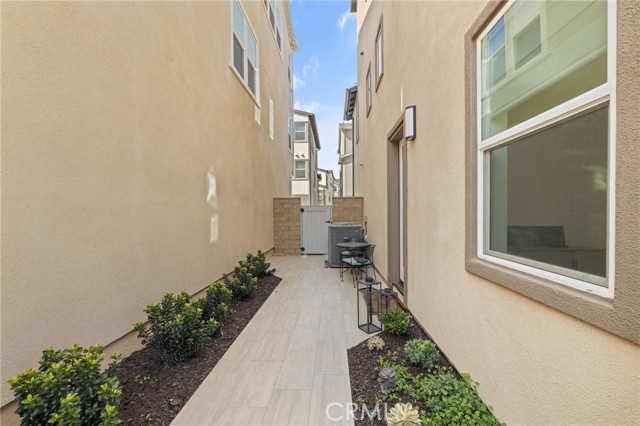 Detail Gallery Image 47 of 57 For 236 Yerba, Irvine,  CA 92618 - 4 Beds | 3/1 Baths