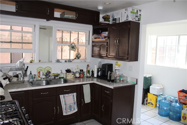 132 W 82nd Street #3, Los Angeles, CA, 90003 132 W 82nd Street #3, Los Angeles, CA, 90003