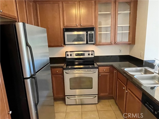 Detail Gallery Image 18 of 56 For 1965 Las Colinas Cir #308,  Corona,  CA 92879 - 2 Beds | 2 Baths