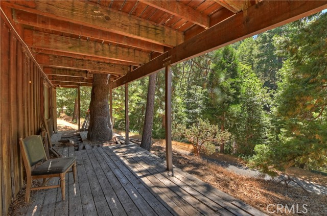 812 Arosa Drive, Crestline CA: https://media.crmls.org/medias/33ca6c39-b495-4d8a-9395-3f786b22fe38.jpg