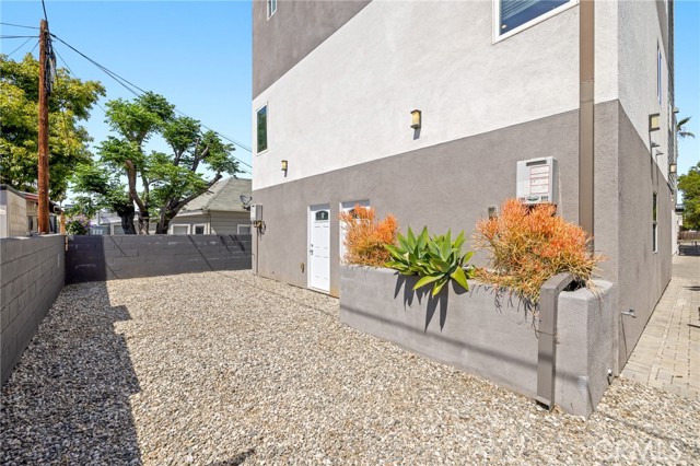Detail Gallery Image 38 of 53 For 1143 Irolo St, Los Angeles,  CA 90006 - 12 Beds | 14 Baths