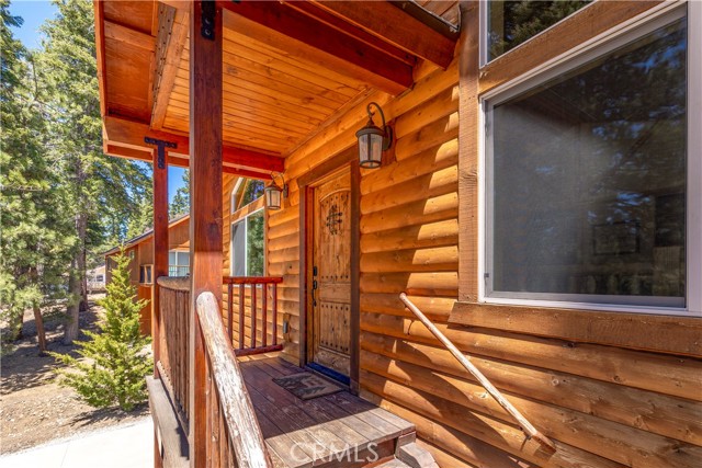 43485 Colusa Drive, Big Bear Lake CA: https://media.crmls.org/medias/33ca80e1-3855-4a6f-9132-10da1167ee47.jpg