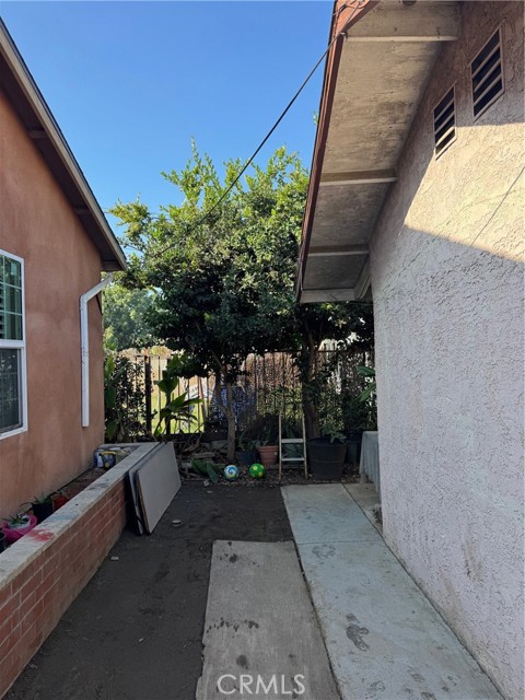 Detail Gallery Image 8 of 13 For 860 W 73rd St., Los Angeles,  CA 90044 - – Beds | – Baths