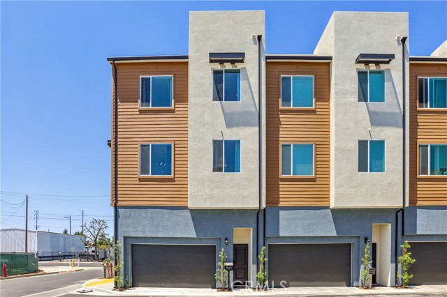 Front Image Thumbnail for CROC25272415