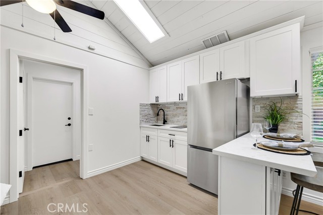 Detail Gallery Image 33 of 40 For 5550 Fallbrook Ave, Woodland Hills,  CA 91367 - 3 Beds | 2 Baths