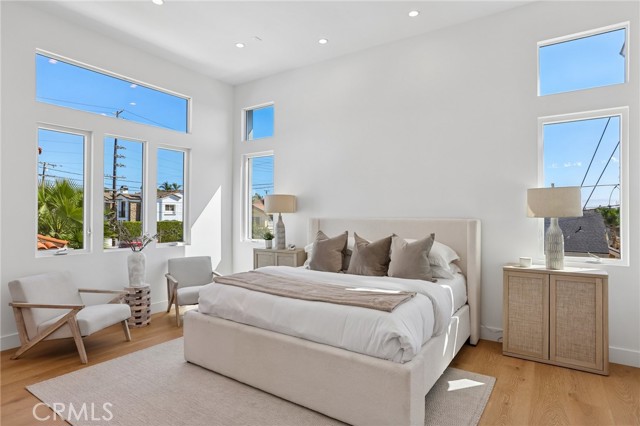 2019 Huntington Lane, B photo 21