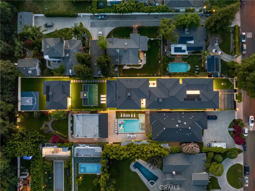 https://media.crmls.org/medias/33cc8417-5a1d-43af-93ec-5d05861a41ca.jpg?preset=X-Large