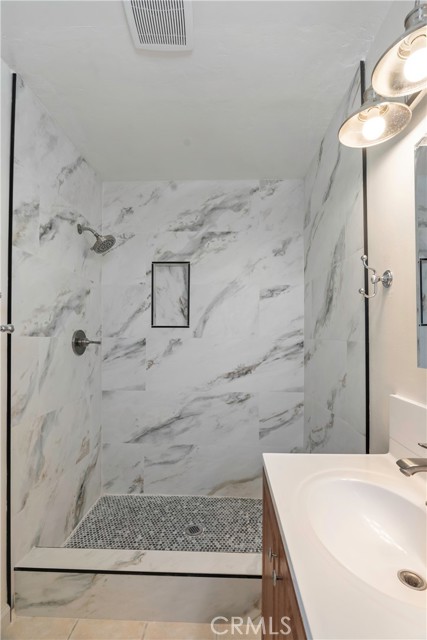 Detail Gallery Image 32 of 42 For 5817 Gary, Bakersfield,  CA 93307 - 3 Beds | 2 Baths